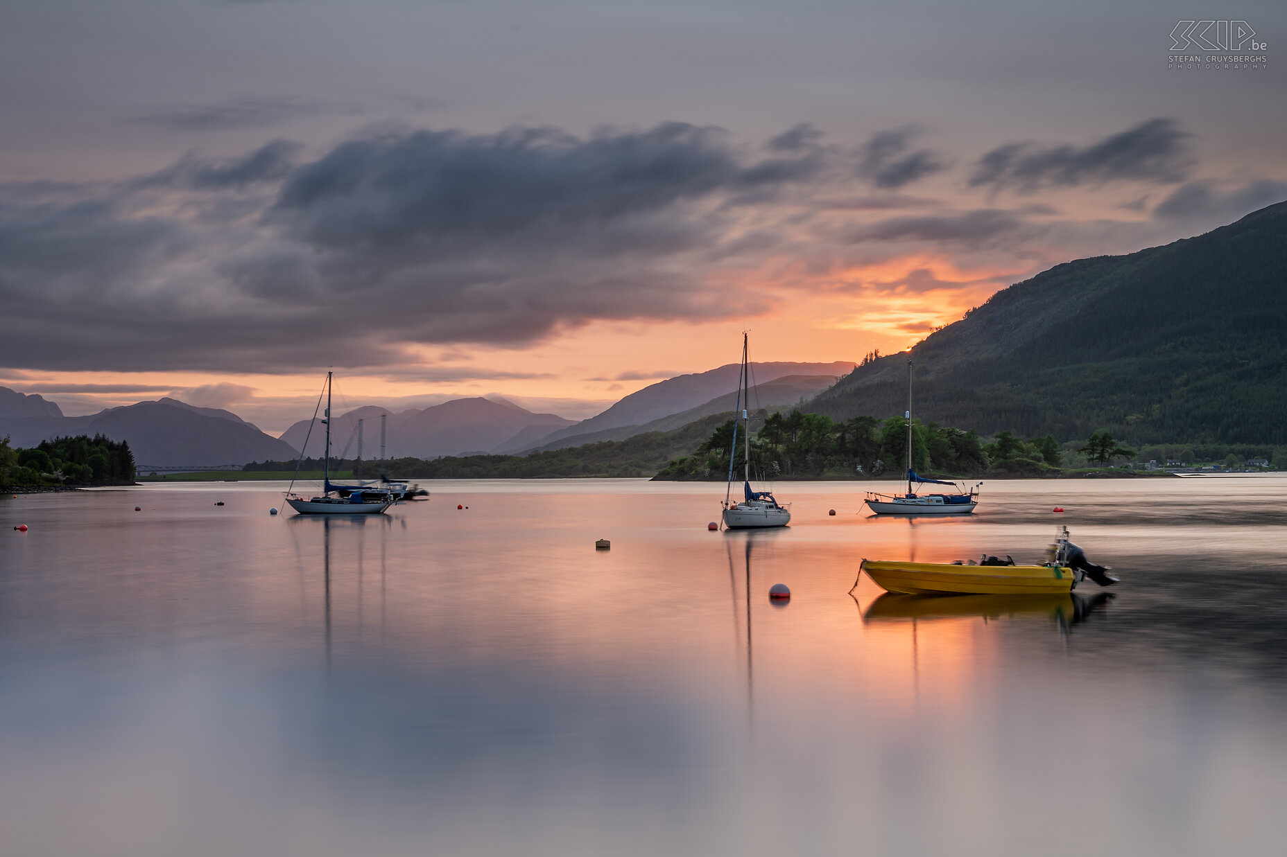 Loch Leven - Zonsondergang Zonsondergang in de kleine jachthaven van Loch Linhe nabij Ballachulish en Glencoe. Stefan Cruysberghs